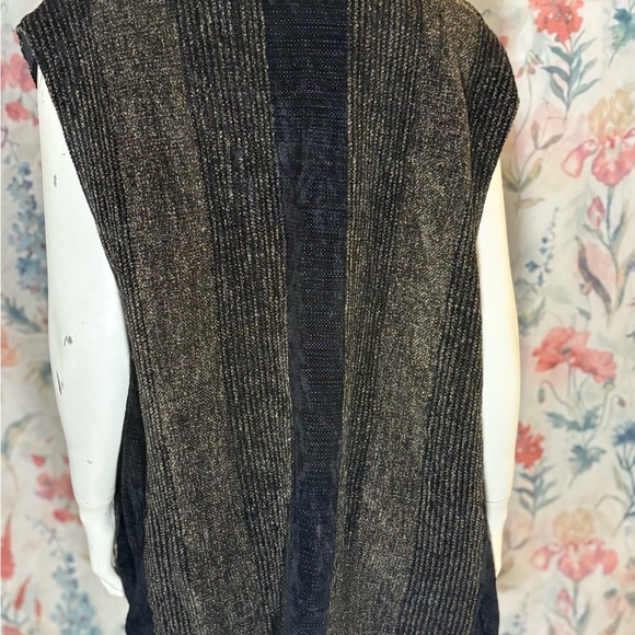 Lynn Yarrington Elegant Black and Brown Women's Vest - Picture 3 of 6